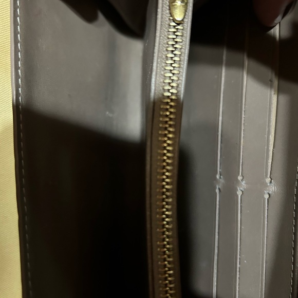 Authentic Louis Vuitton Sarah Beige Poudre Wallet - Picture 5 of 13